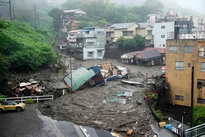 BIG BREAKING:जापान के शिजुओका में भारी भूस्खलन, मच रही है तबाही….